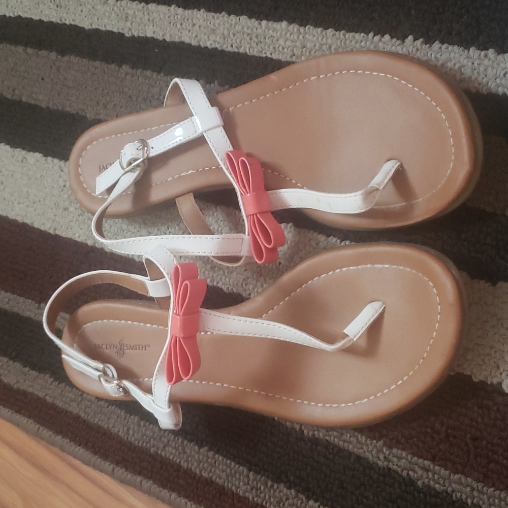 Sandles - Picture 2 of 3